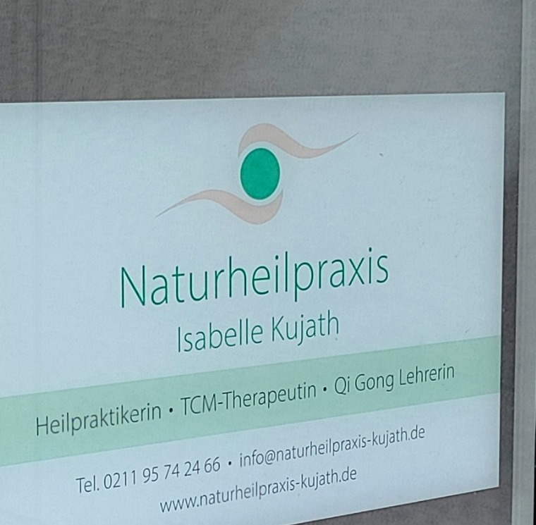 Praxisschild der Naturheilpraxis Isabelle Kujath in Düsseldorf